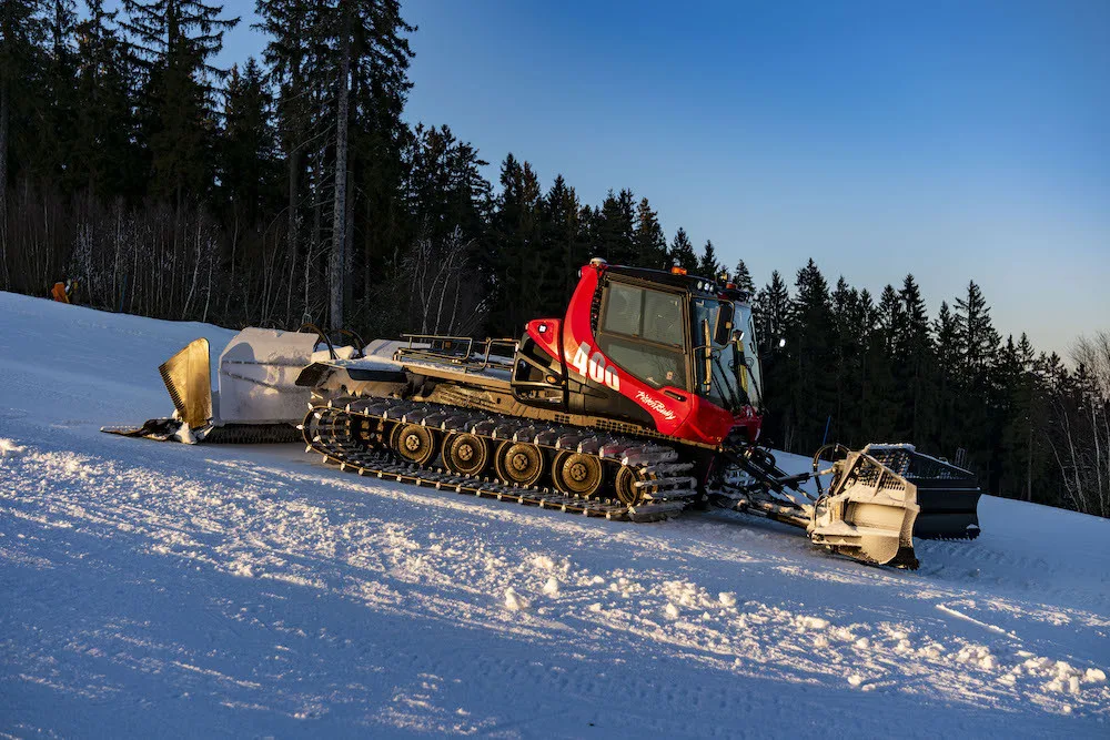Rodinný areál Lipno jako první v České republice pořídil rolbu s unikátní technologií SNOWsat LiDAR