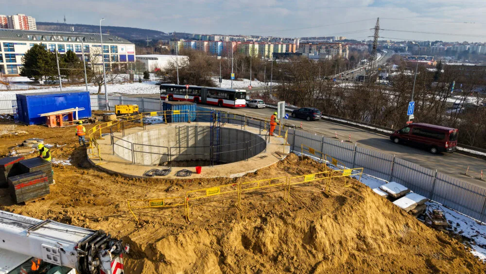 VIDEO: V brněnských Vinohradech dělníci hloubí obří štolu. Zkoumají terén pro stavění tunelu