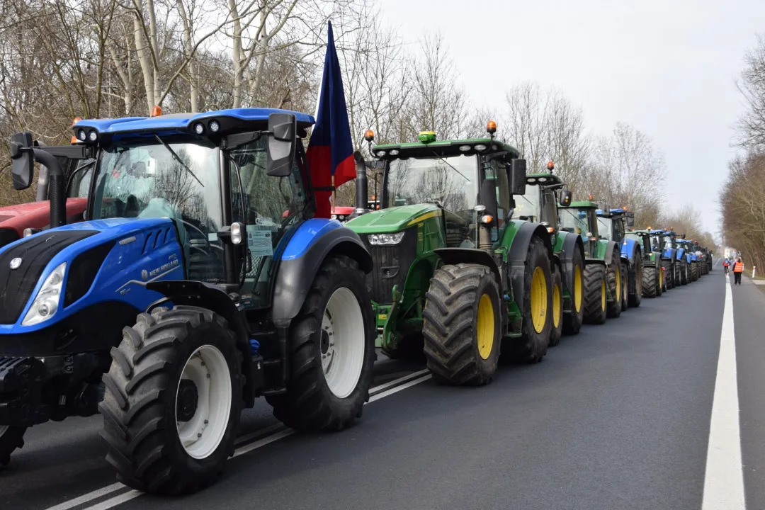 Jihomoravští zemědělci budou ve čtvrtek protestovat. Chtějí blokovat hraniční přechod u Hodonína