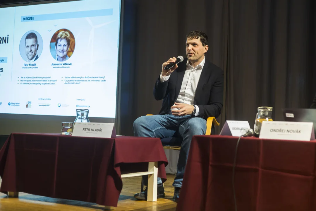 Změny v Nové zelené úsporám i výhody sdílení energií představil ministr Hladík a hosté na debatě plné energie v Boskovicích