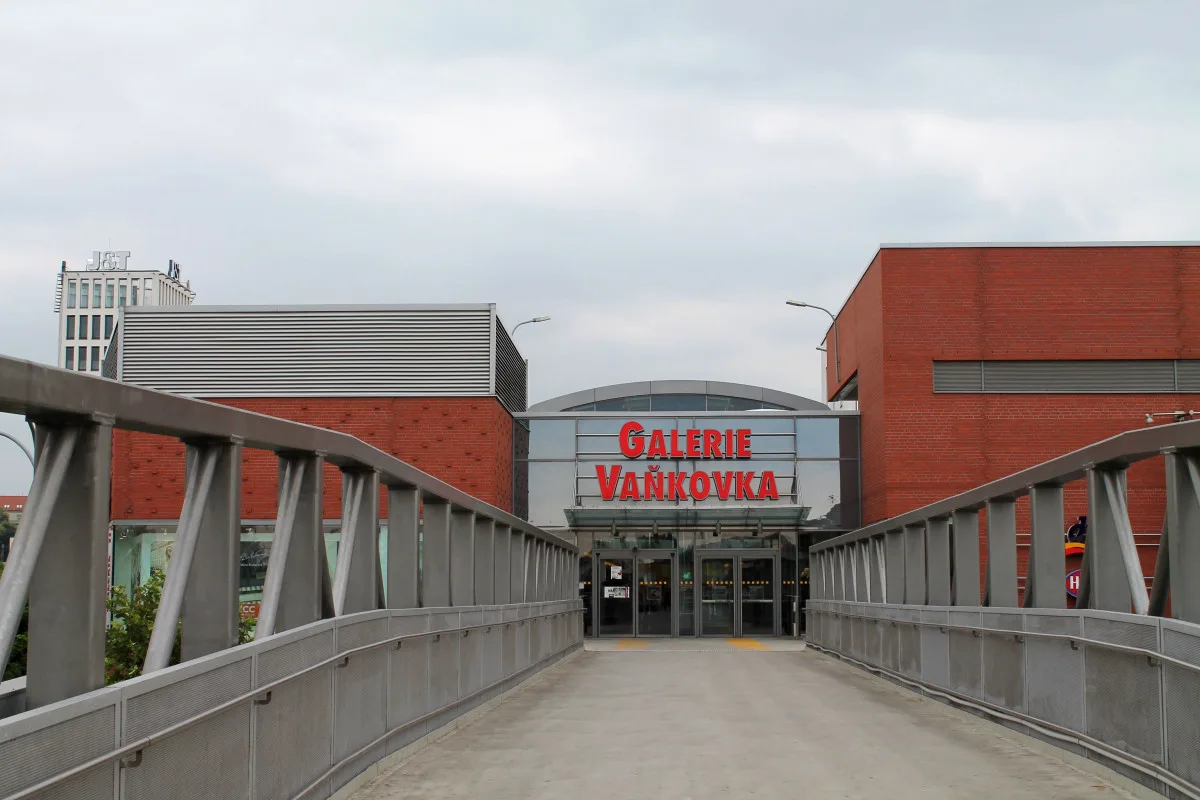 Brněnská Vaňkovka má bohatou historii. Ze slavné továrny se proměnila v oblíbený obchoďák