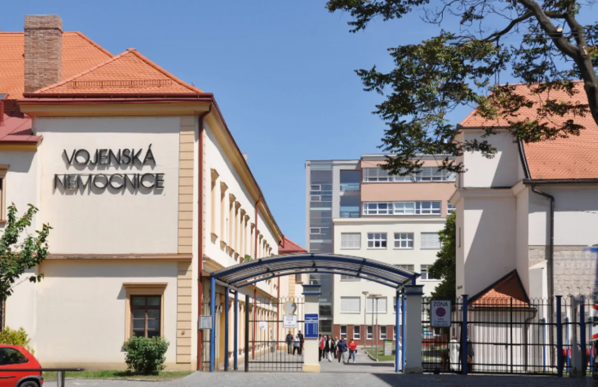 Vojenská nemocnice Brno zavádí privátní 5G síť pro přenos dat. Nová technologie má přinést pokrok i vyšší kvalitu péče