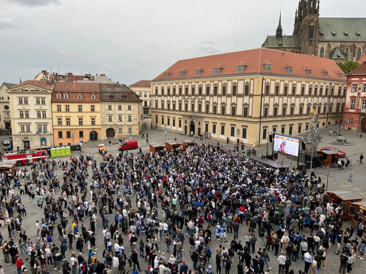 Kometa Brno vyhrála v úvodním finále extraligy. Pardubice zdolala 2:1 v prodloužení