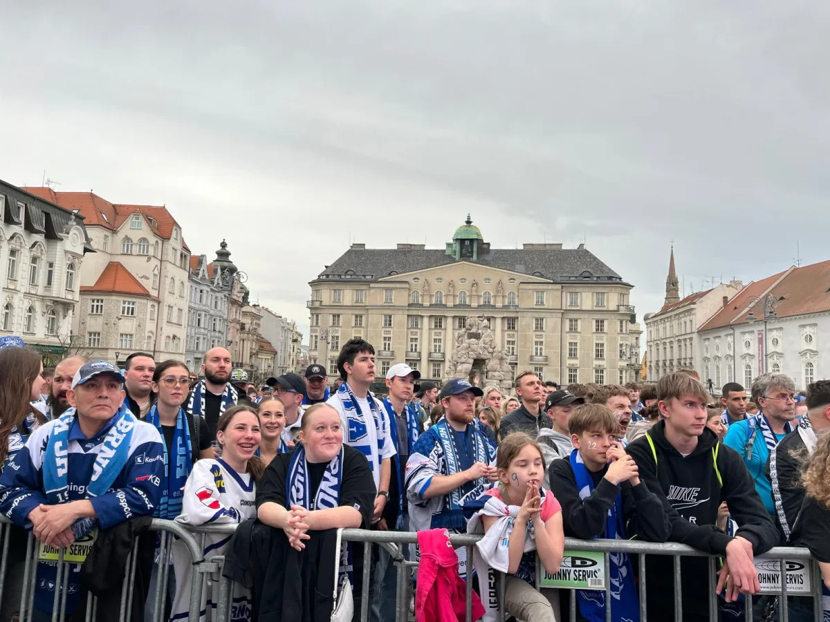 Finálová série extraligy se přesouvá za stavu 1:1 z Pardubic do Brna