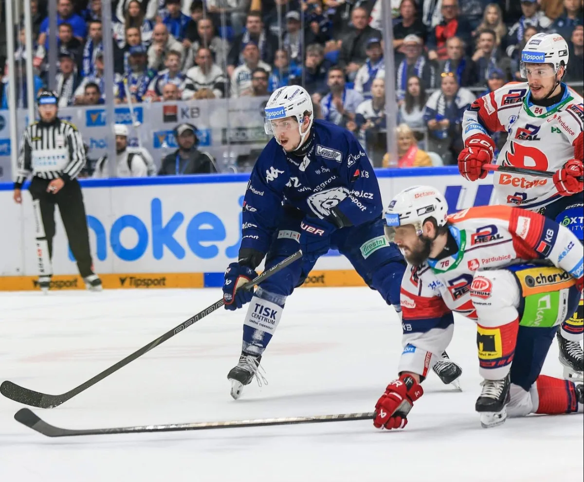 Hokejisté Brna vyhráli v Pardubicích 4:2 a v neděli mohou doma slavit titul