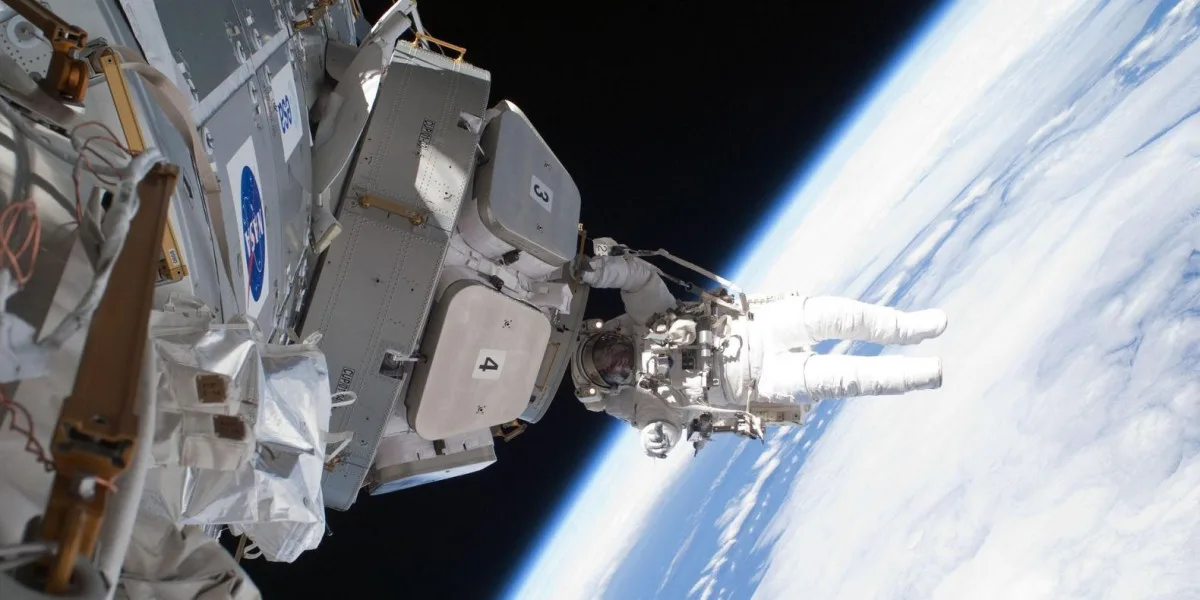 V Brně testují triko měřící hladinu stresu u astronautů. Brzy vyrazí do vesmíru