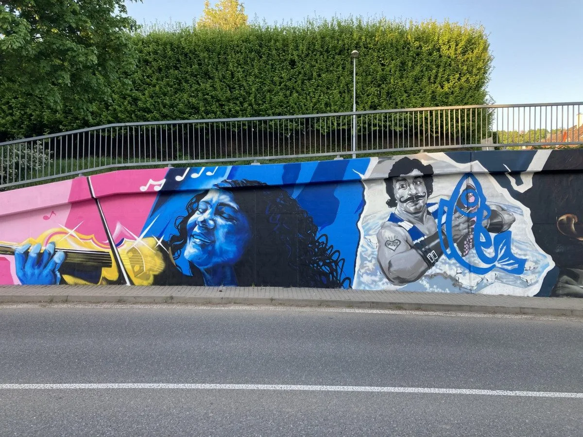 Severozápad Brna zdobí nová pocta Jiřímu Pechovi. Graffiti oživili původní autoři