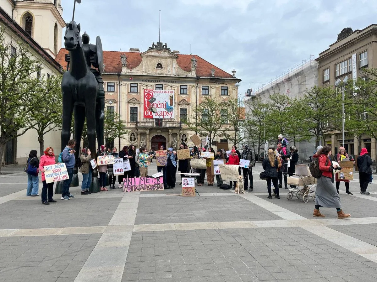 Jihomoravské uskupení upozorňuje na málo žen v politice. Rozešlou dopisy politikům