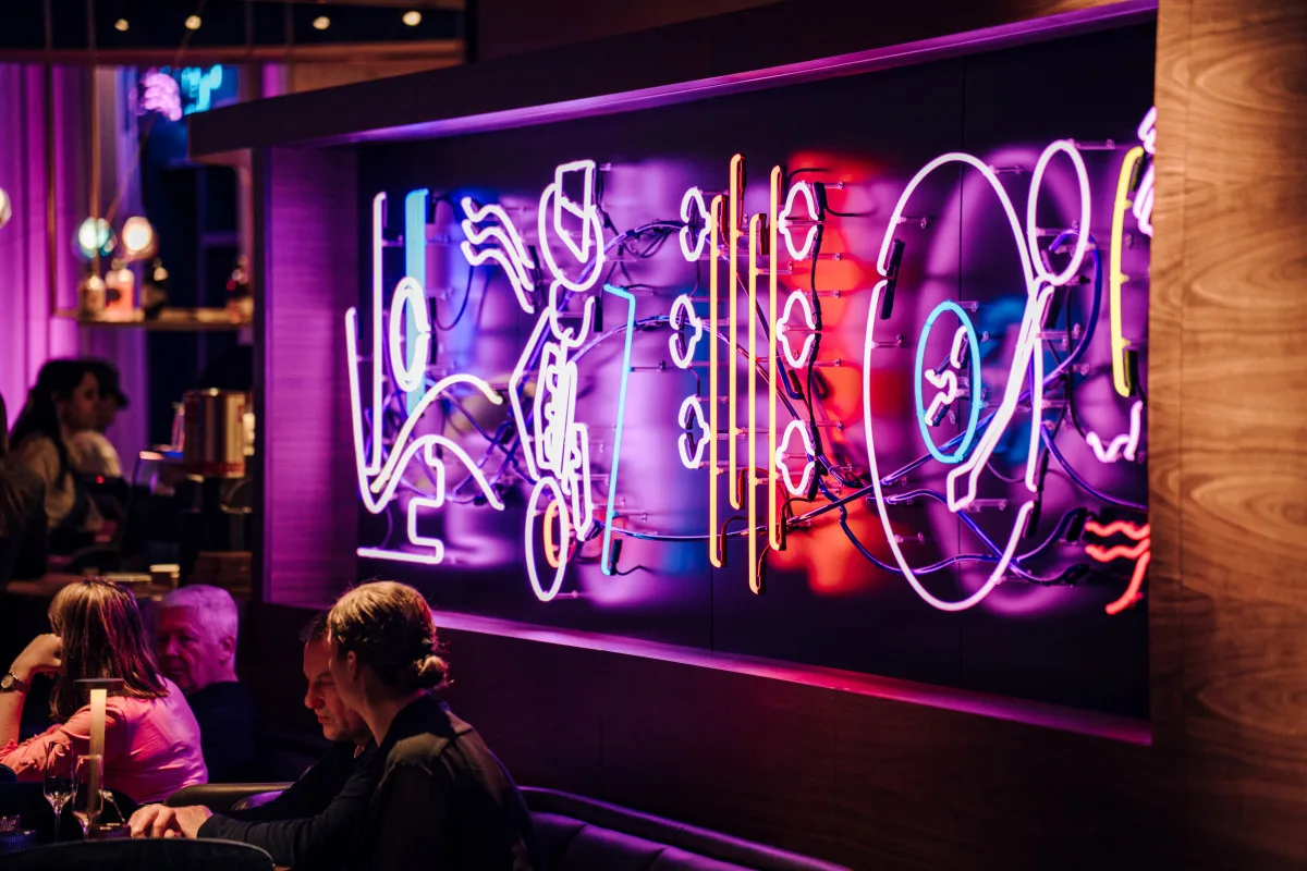 Jazzmin Bar & Dining spojuje špičkovou kuchyni, živý jazz i koktejly s charakterem
