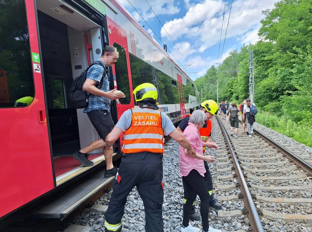 Kvůli poruše trakčního vedení je v Brně-Králově Poli přerušený provoz vlaků