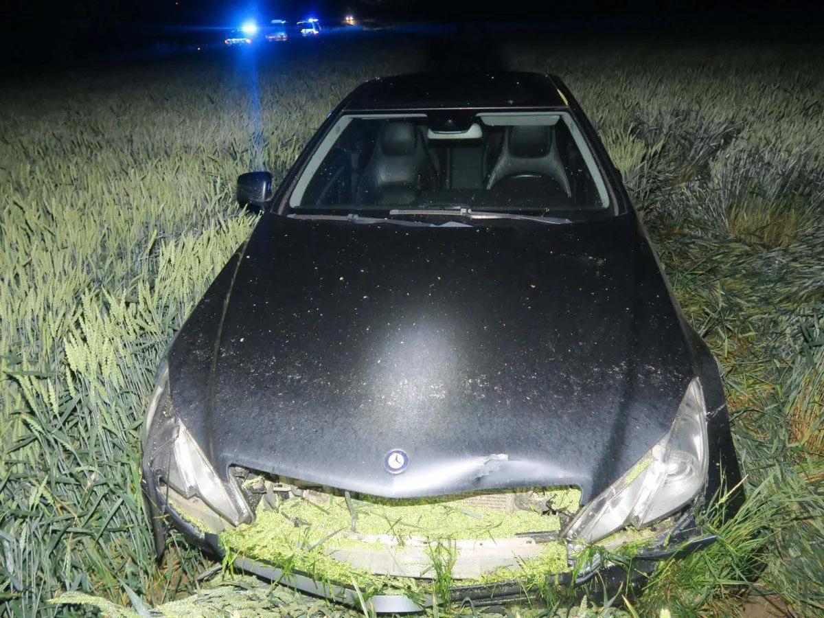 Řidič poblíž Moravan srazil důchodce a z místa utekl. Policisté hledají svědky