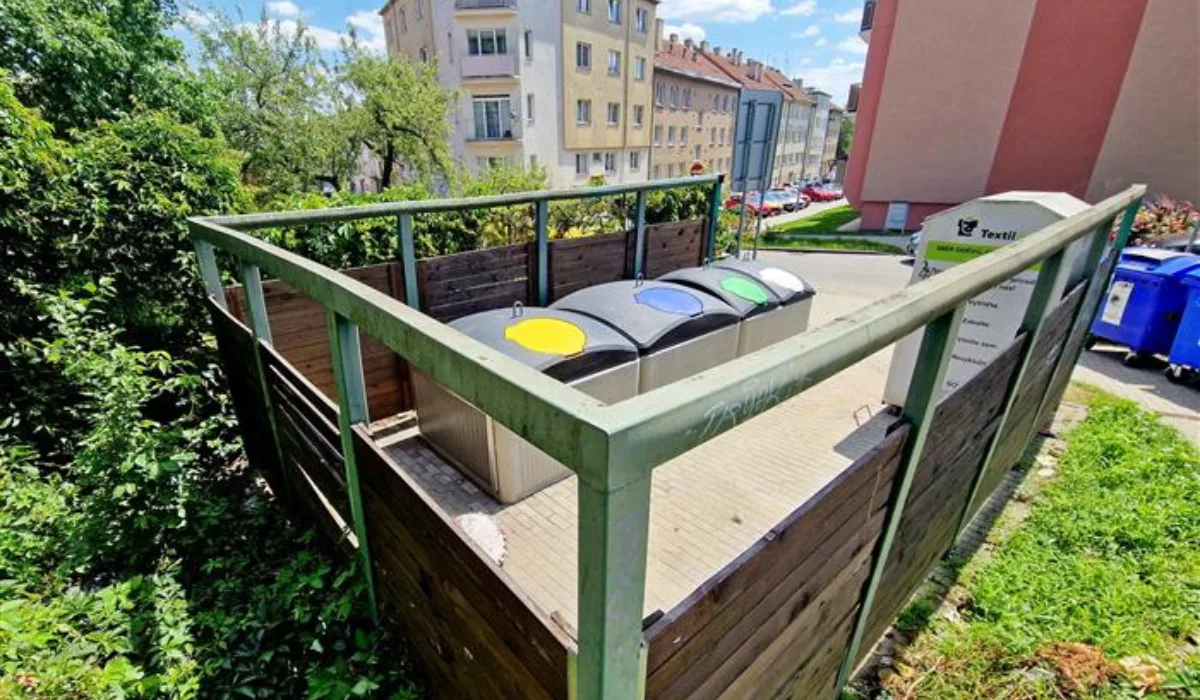 Vyškov nechal nainstaloval polopodzemní kontejnery, mají zlepšit estetiku města