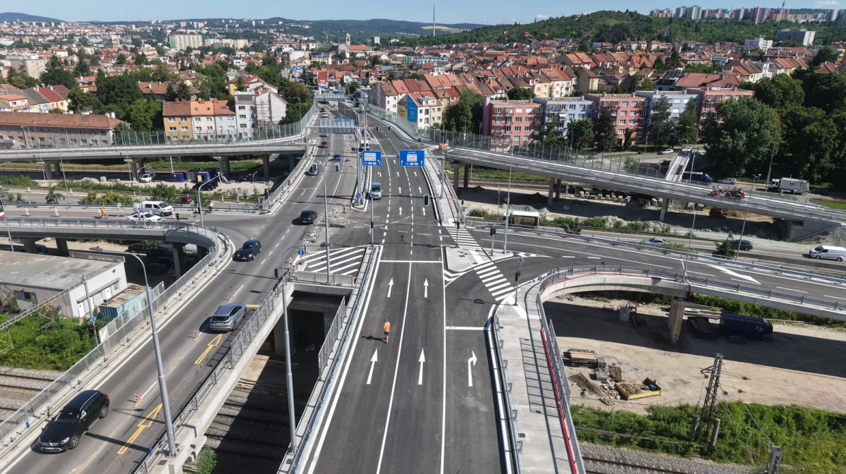 Most Otakara Ševčíka v Brně je po více než dvou letech znovu plně průjezdný