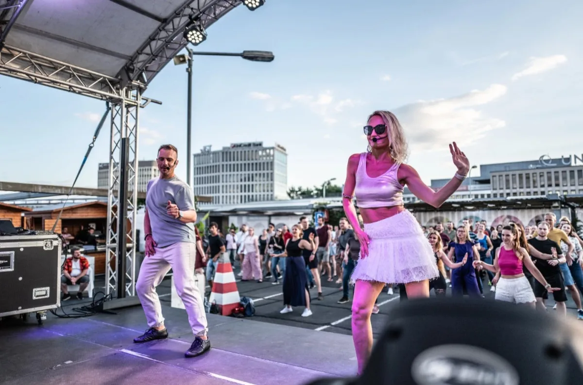 Léto bude na střeše Vaňkovky opět ve znamení tance, zábavy i kultury