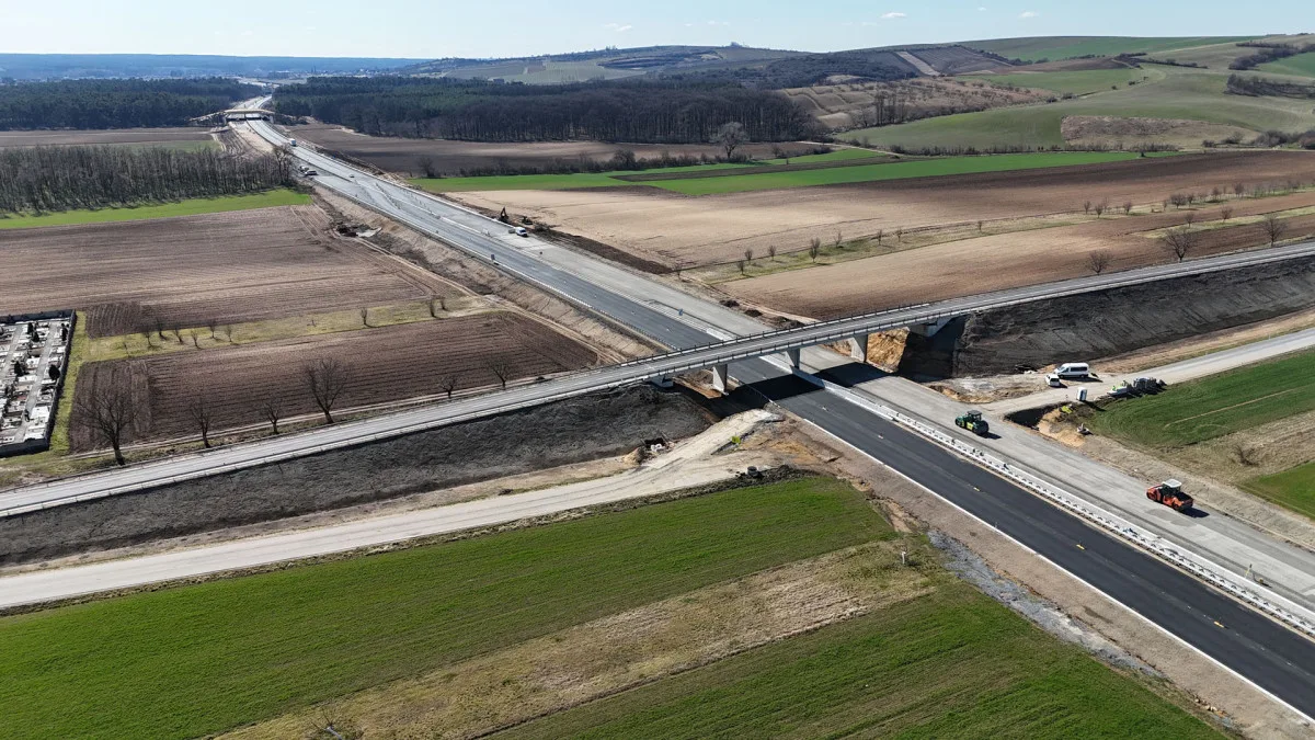 Silničáři plně zprovoznili dálnici D55 do Bzence. Řidiči projedou ve čtyřech pruzích