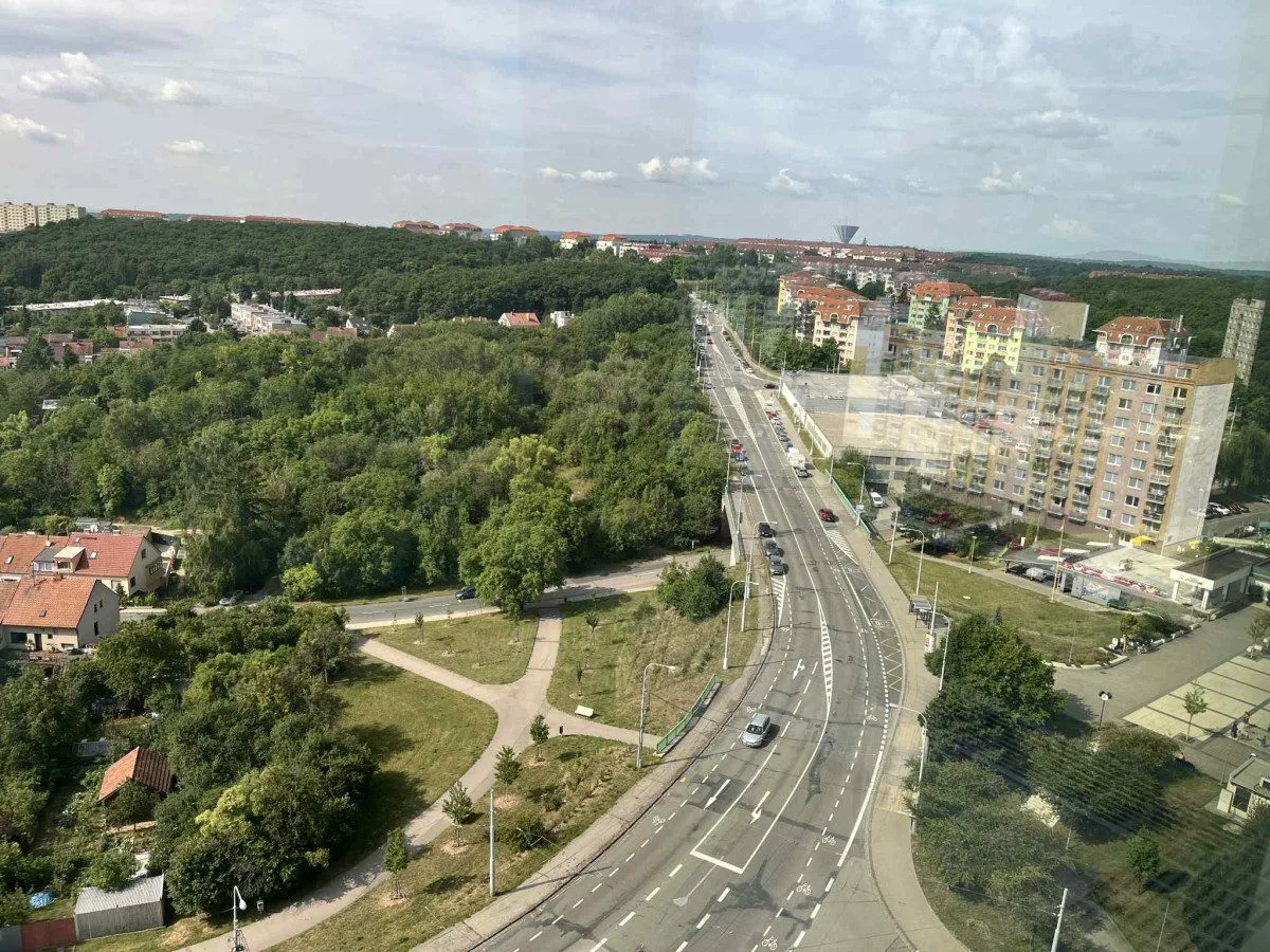 Jak se dostat na Masarykův okruh? Nejlépe bez auta, bezplatně autobusem z Bohunic