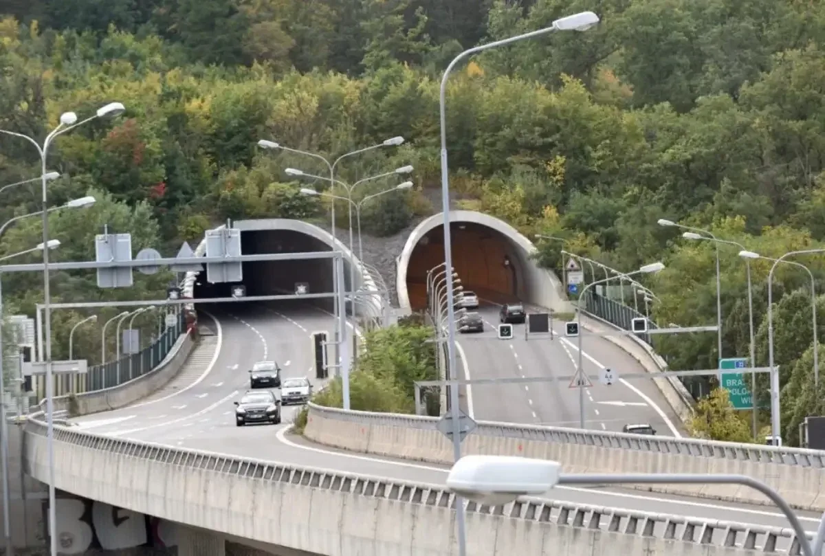 Oprava Pisáreckých tunelů se odkládá, práce kvůli sporům odstartují až na podzim