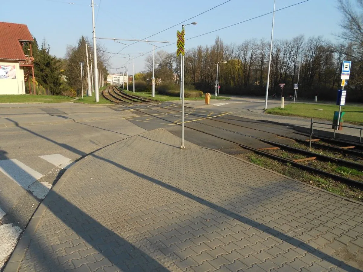 Doprava v Kníničské vázne. Kvůli kolonám se na Bystrc bude jezdit jinak