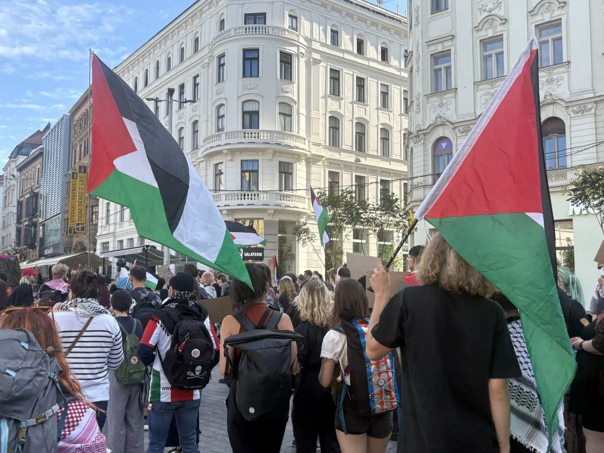 Mrd*me vládu, vzkázali protestující za Palestinu. V Brně jich pochodovaly desítky