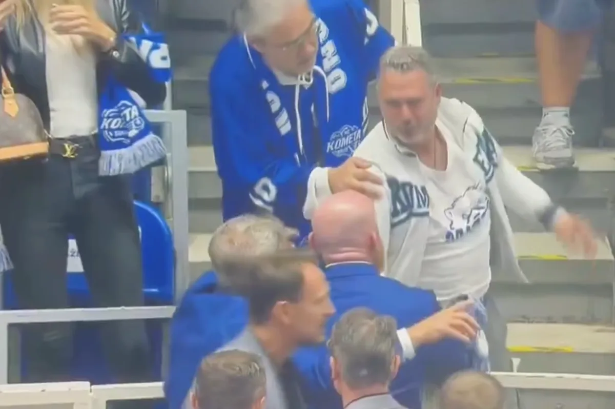 Sparta odsoudila konflikt opilého fanouška Komety s trenérem.