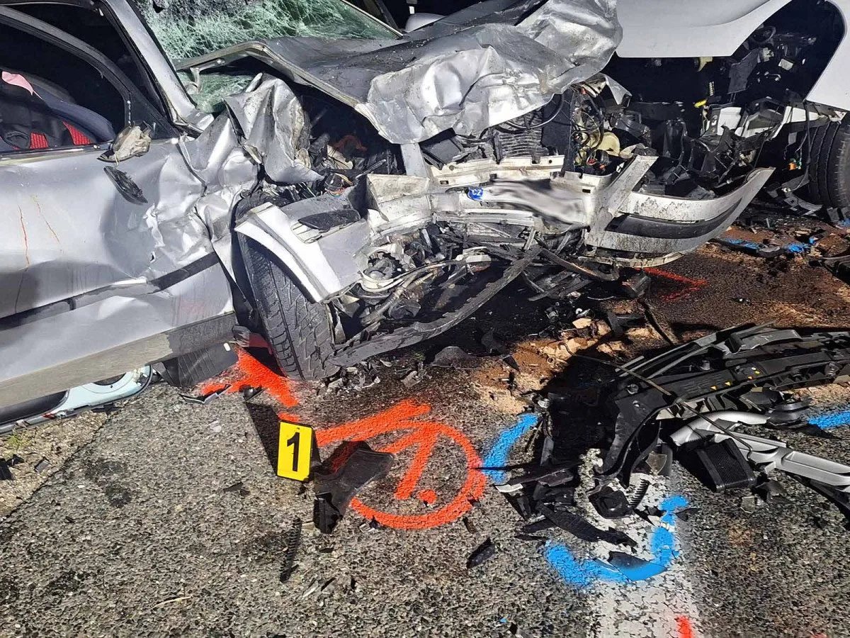 Srážka dodávky a osobního auta u Pohořelic si vyžádala jeden lidský život