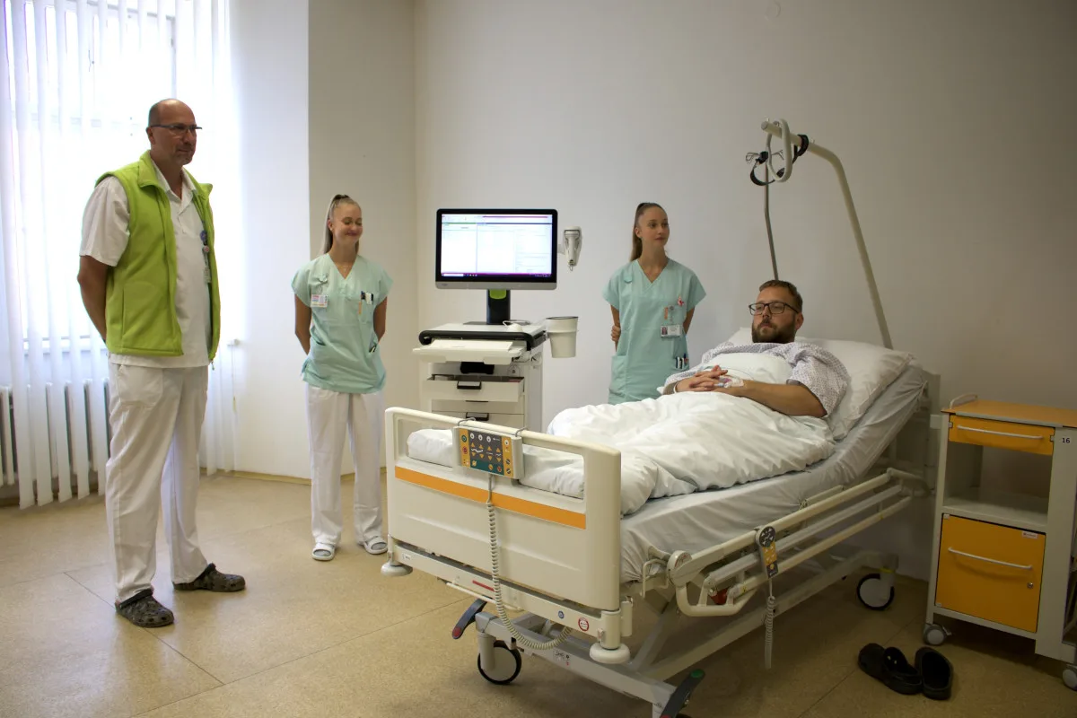 Možnost operovat na druhém konci světa, to slibuje telechirurgie