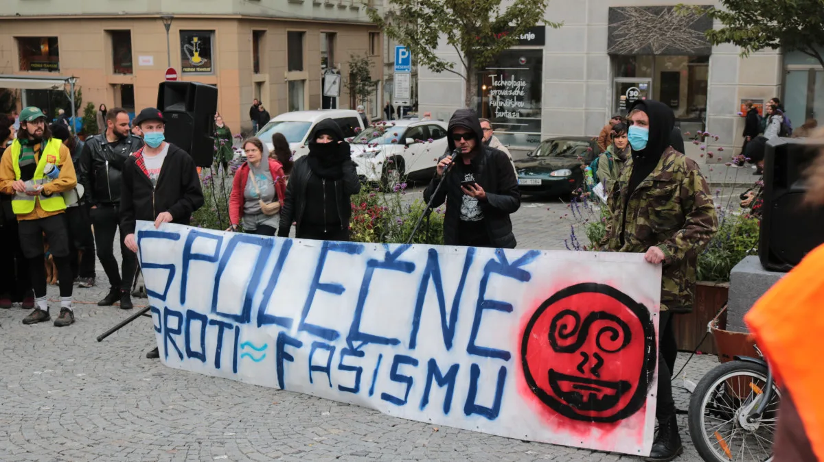V Brně se protestovalo proti fašismu. Náckové zase vystrkují své ošklivé hlavy, zaznělo