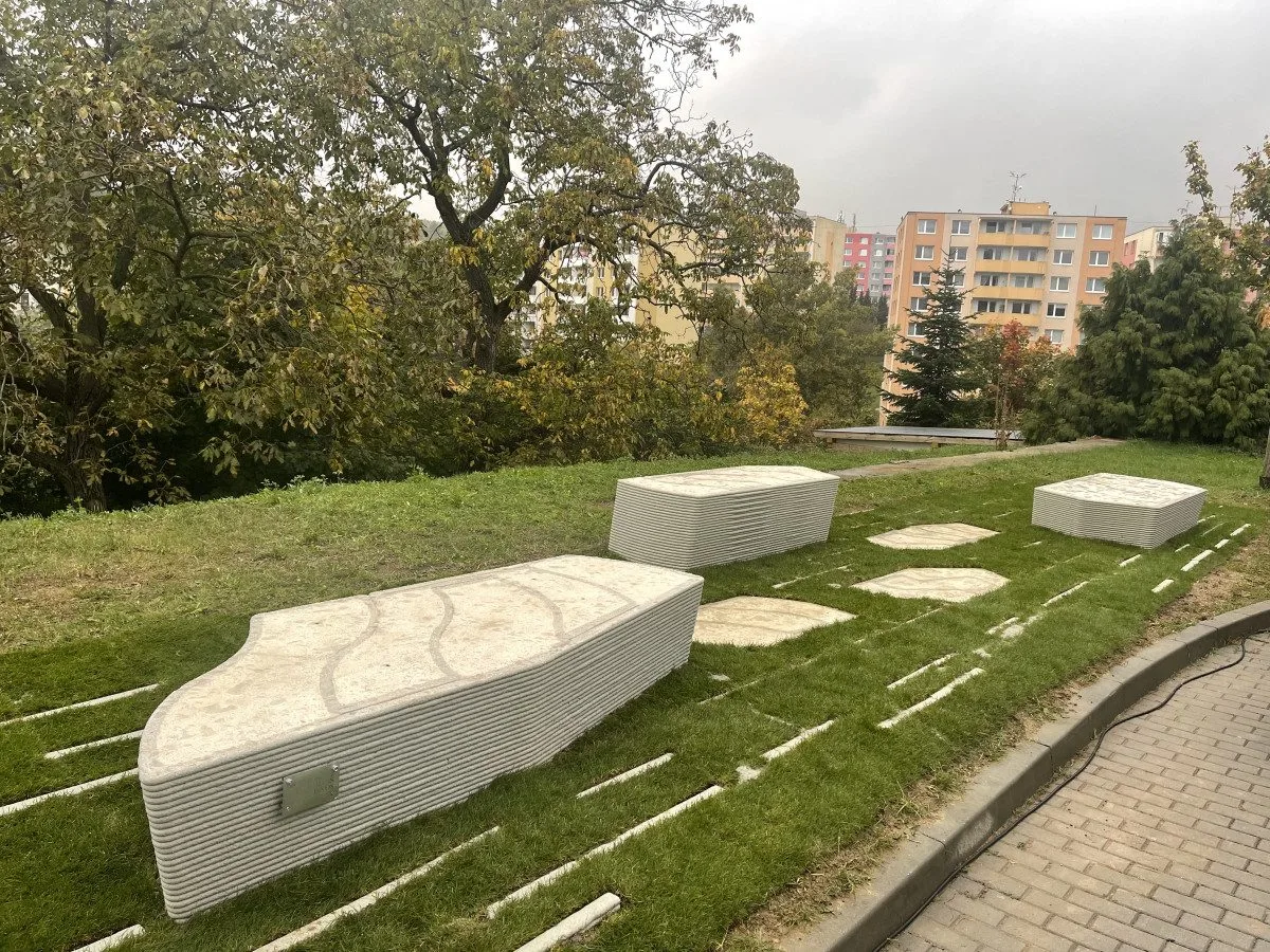 V Kohoutovicích instalovali neobvyklou lavičku ke 100. výročí skladatele Aloise Piňose