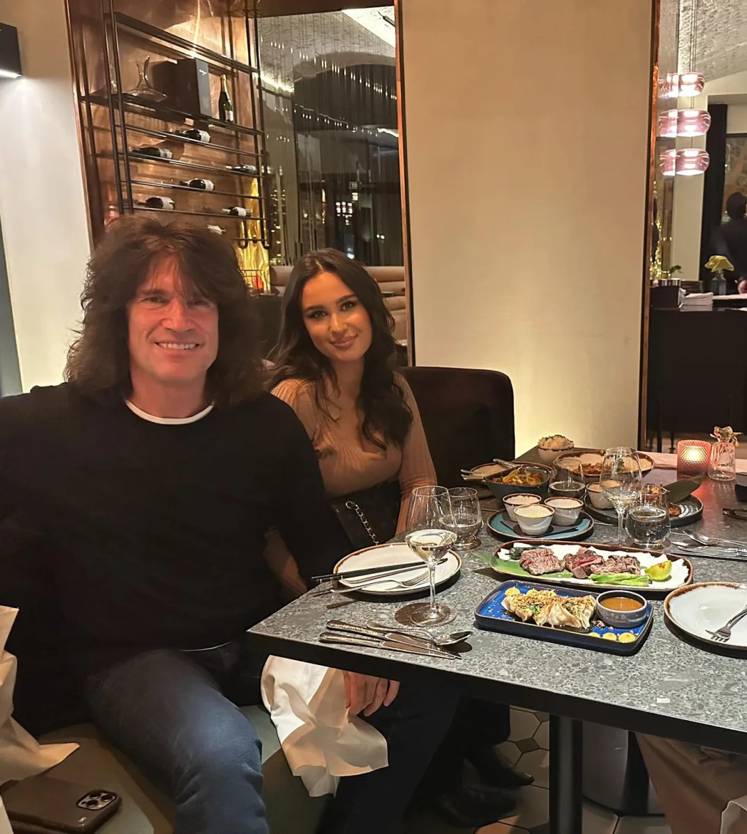 Tommy Thayer s Vivien. Foto: Facebook Tommy Thayer