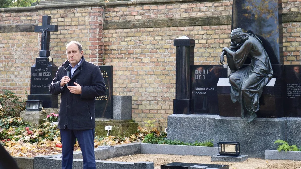 Anatomický ústav vybudoval památník dárcům těl, poskytne důstojnou vzpomínku pozůstalým