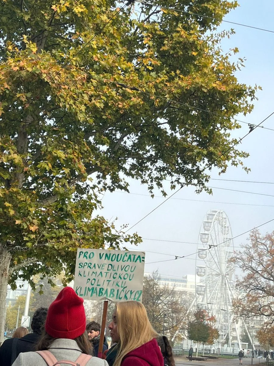 FOTO: V Brně se sešli příznivci Klimatické žaloby. Ústavní soud jejich stížnost zamítl