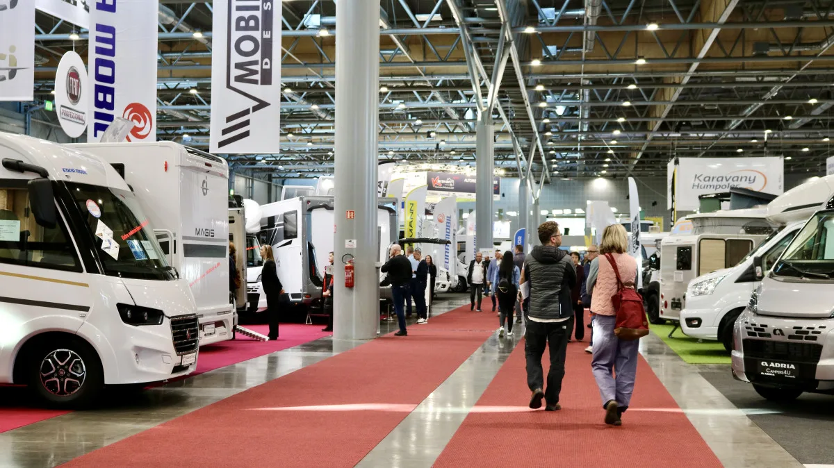 Na brněnské výstaviště se sjíždí cestovatelé, začala tam výstava karavanů