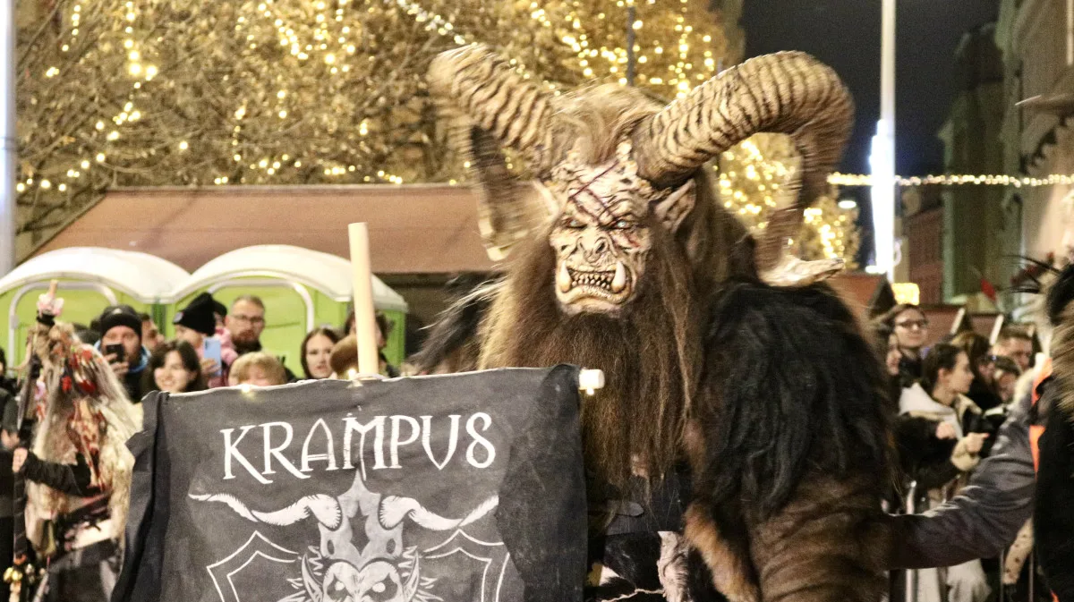 FOTO: Průvod čertů a koncerty zahájily Vánoce Brno, příští týden se přidá zbytek města