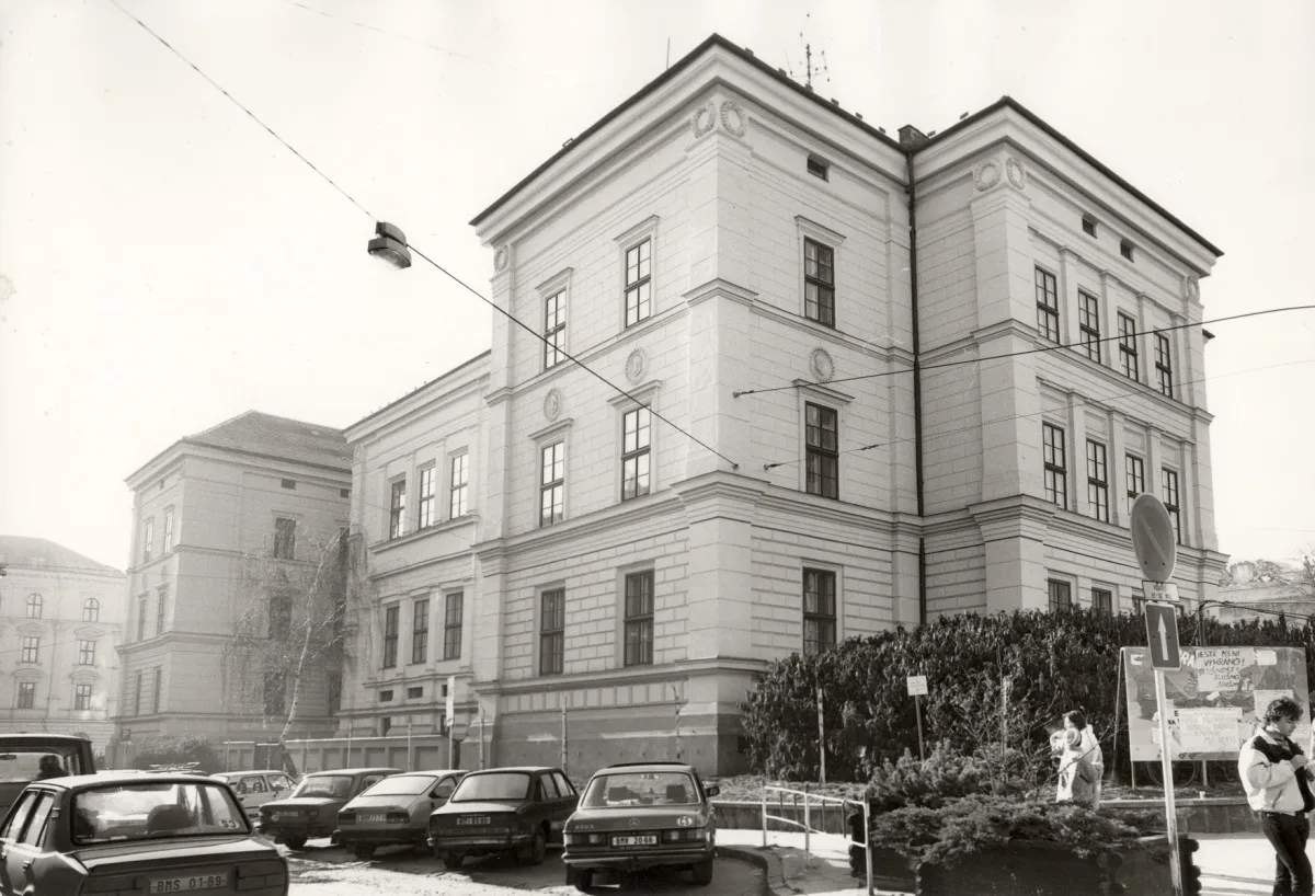 Brno vzpomíná na 17. listopad. Dojde na lidský řetěz, lampiony i Modlitbu pro Martu