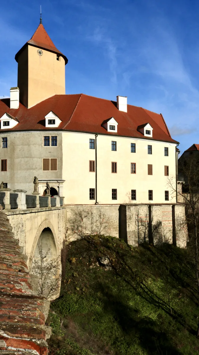 Rekonstrukce na hradě Veveří pokračují. Vznikne návštěvnické centrum a opraví se skleníky