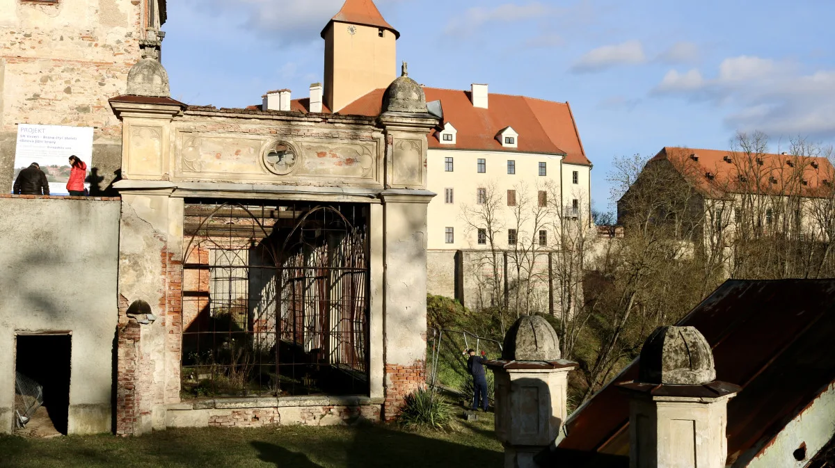 Rekonstrukce na hradě Veveří pokračují. Vznikne návštěvnické centrum a opraví se skleníky