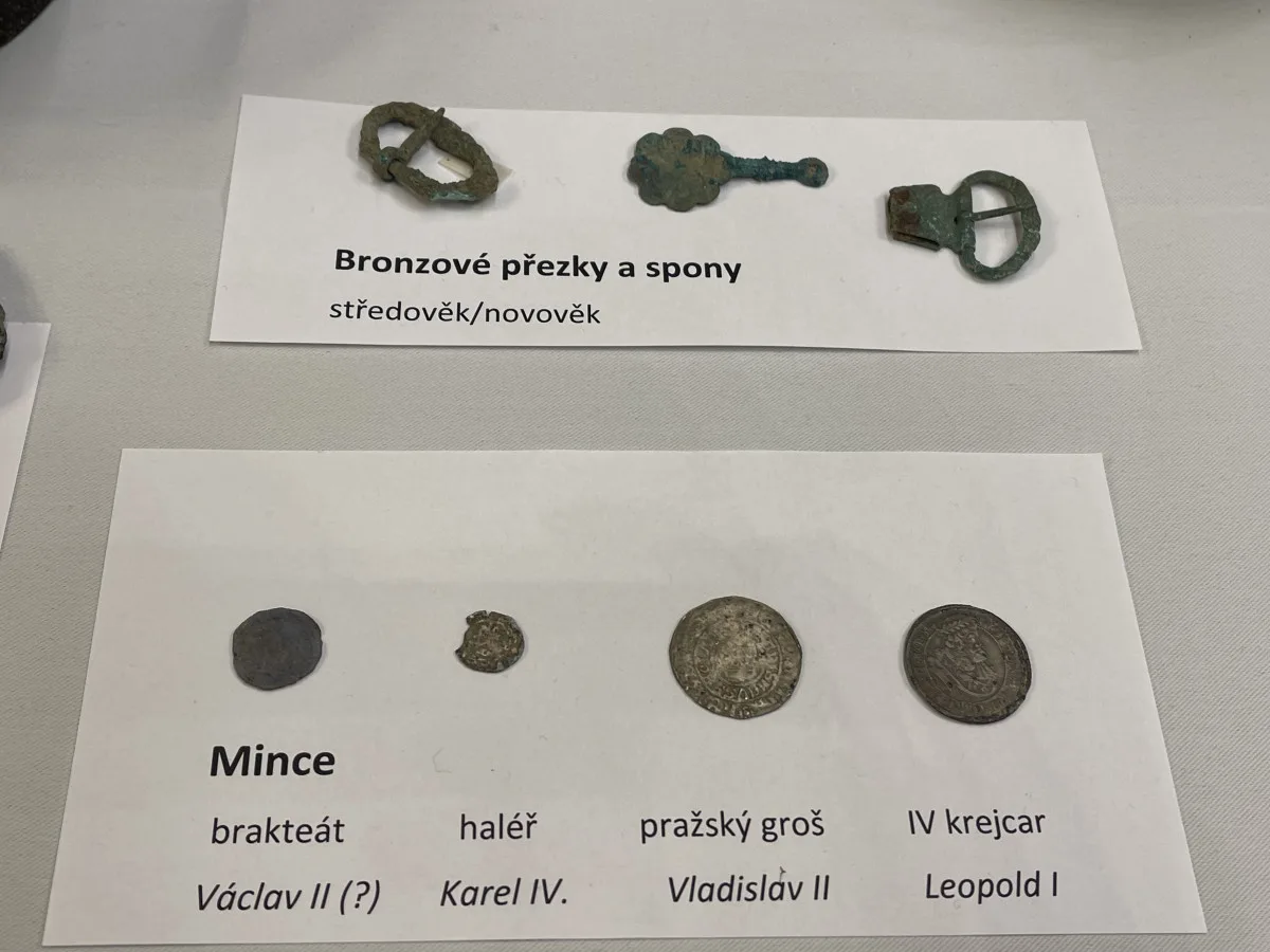 Pod Janáčkovým kulturním centrem stál ve 13. století zděný dům. Je zachovalý, chválí si archeologové