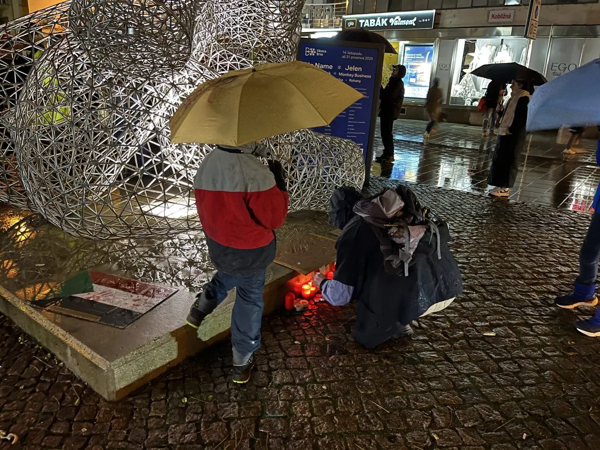 Lidé v Brně vystoupili proti americkému plánu pro Ukrajinu. Připomíná to Mnichov, znělo