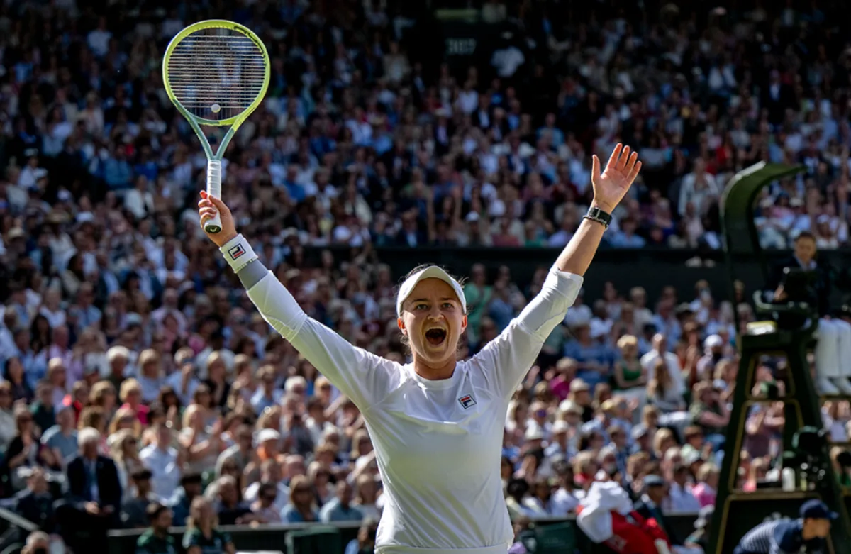 17208907862883-60-brnenska-rodacka-krejcikova-vyhrala-wimbledon-paoliniovou-porazila-po-trech-setech