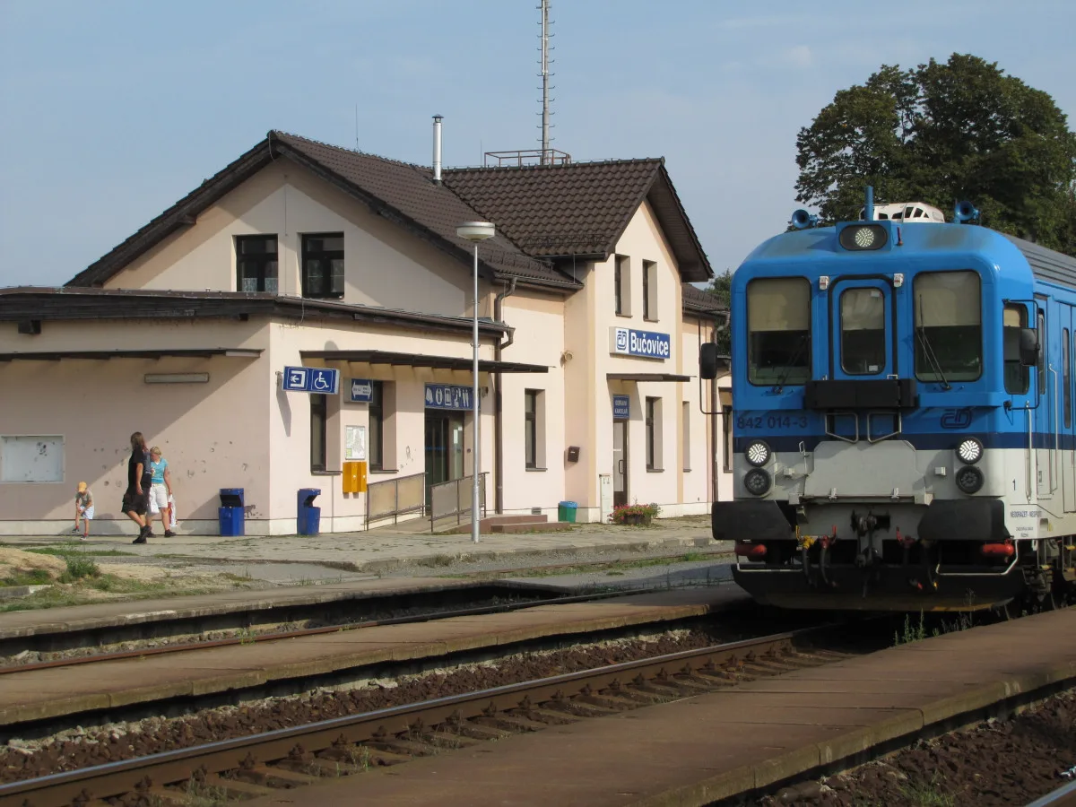 Modernizace trati mezi Brnem a Veselím se odkládá, železničáři nemají peníze