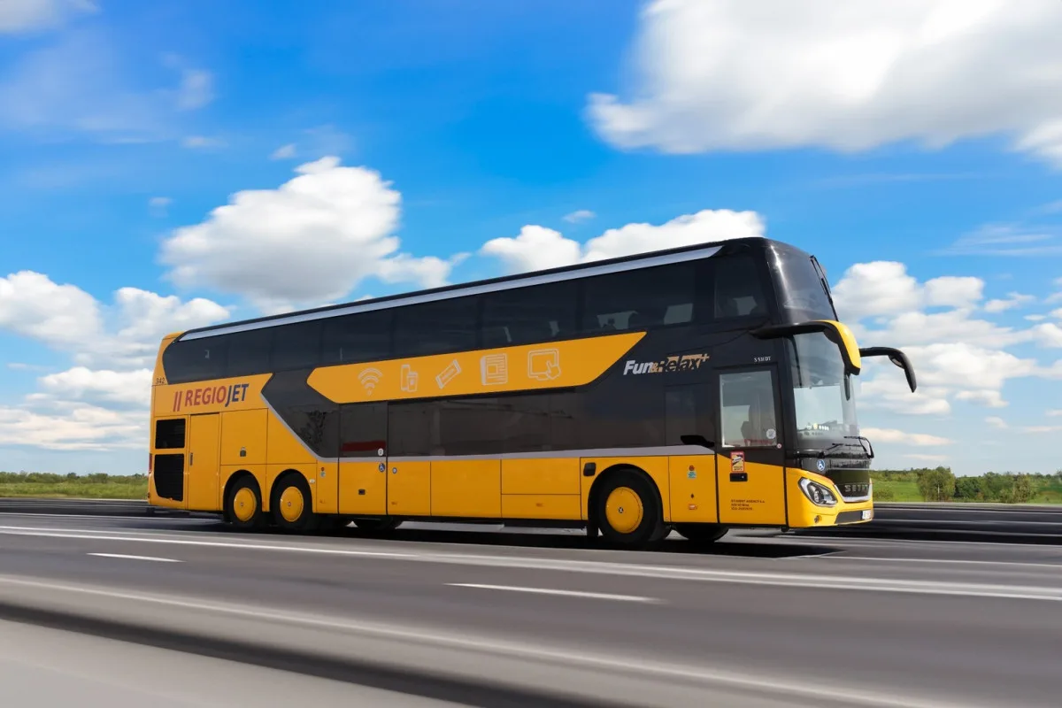 Dvoupodlažní autobus
