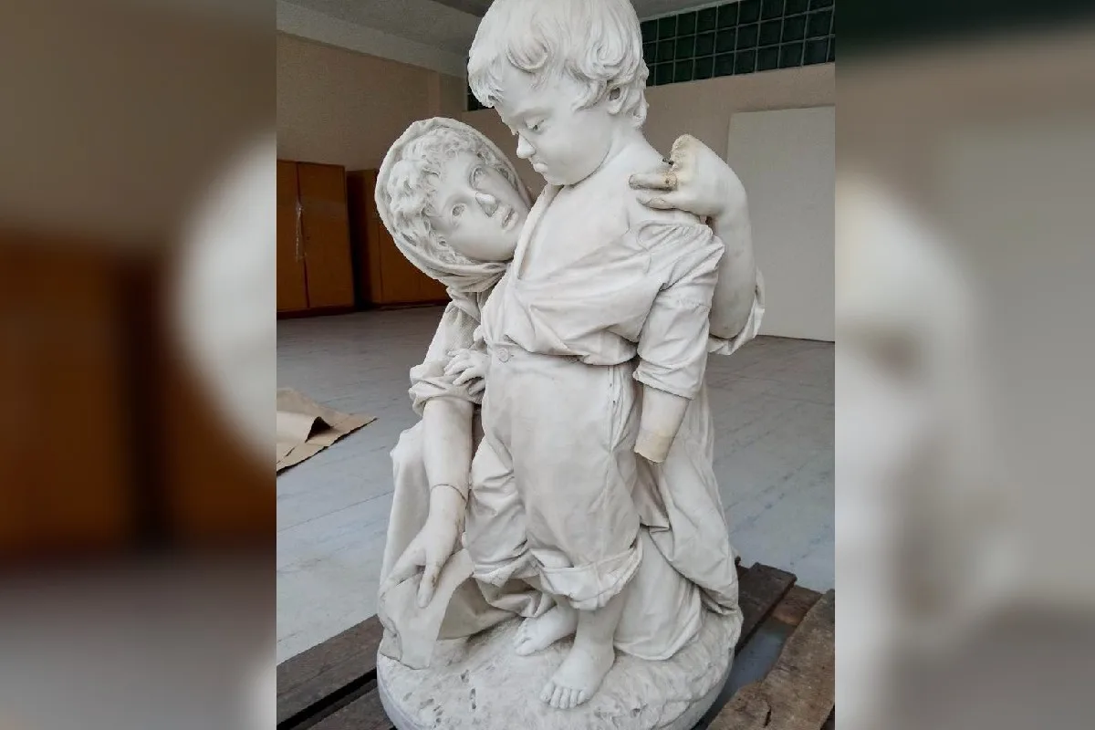 Plastika z vily Augusta Löw-Beera se našla nepoškozená. Byla ve Vyškově