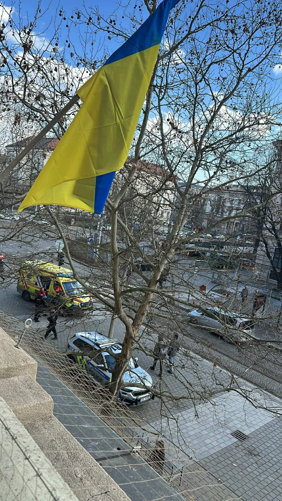 Na univerzitě v centru Brna se sesypal student, chtěl si ublížit. Zasahovala policie