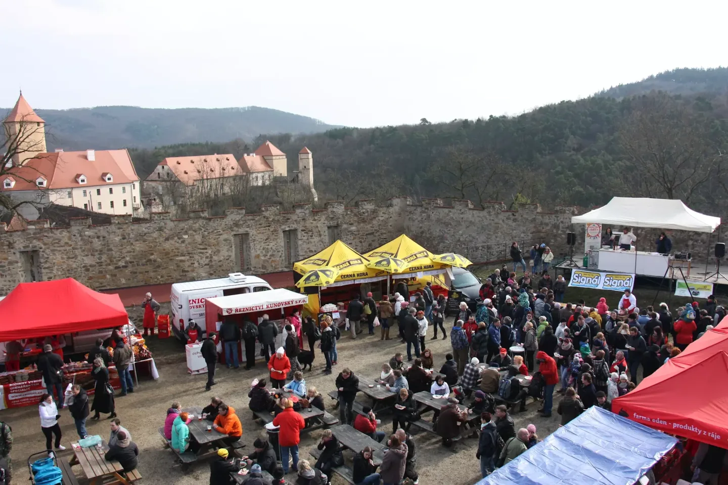 Kam o víkendu na jižní Moravě? Za tradičními uzeninami či se pokochat kaméliemi
