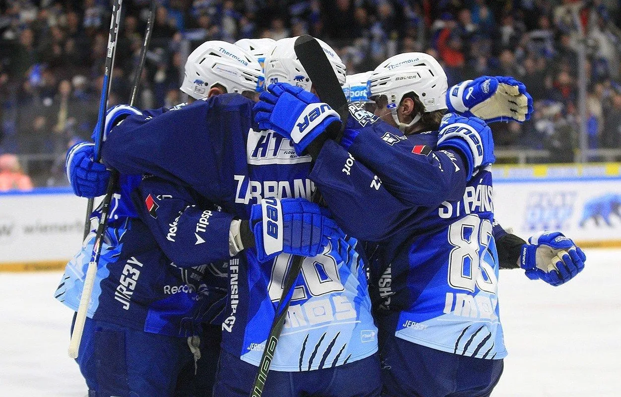 Hokejisté mistrovského Brna vstoupili do předkola výhrou nad Motorem 2:1