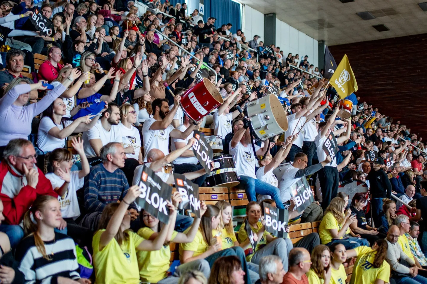 Volejbalové Brno v euforii. Šelmy útočí na titul, muži ladí formu na předkolo