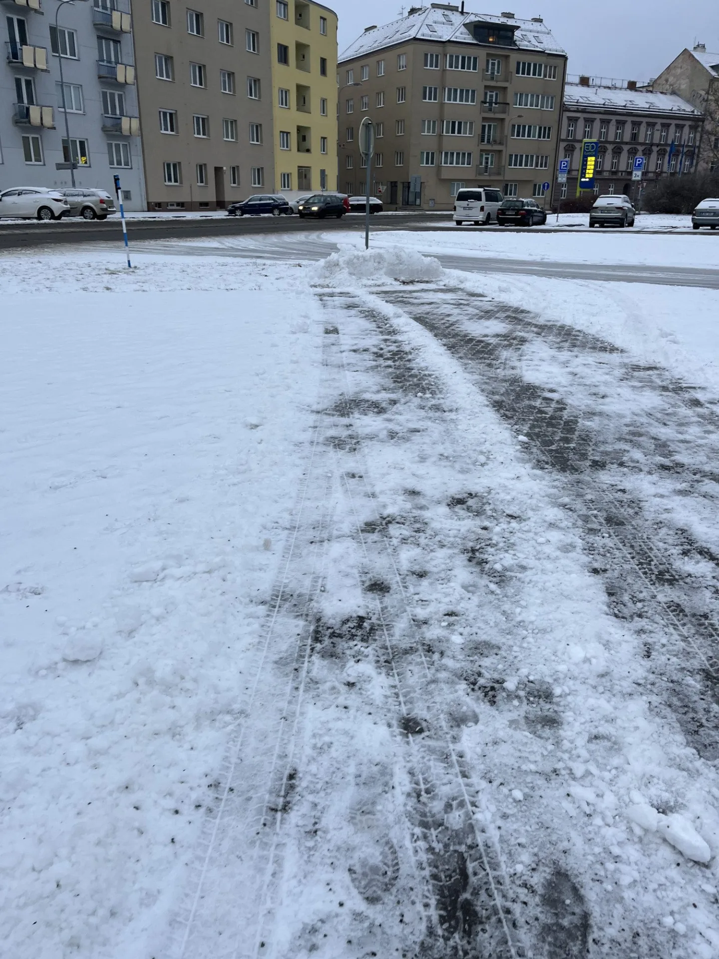Zima ještě postraší. Studená fronta přinese na jih Moravy déšť a možní i sníh