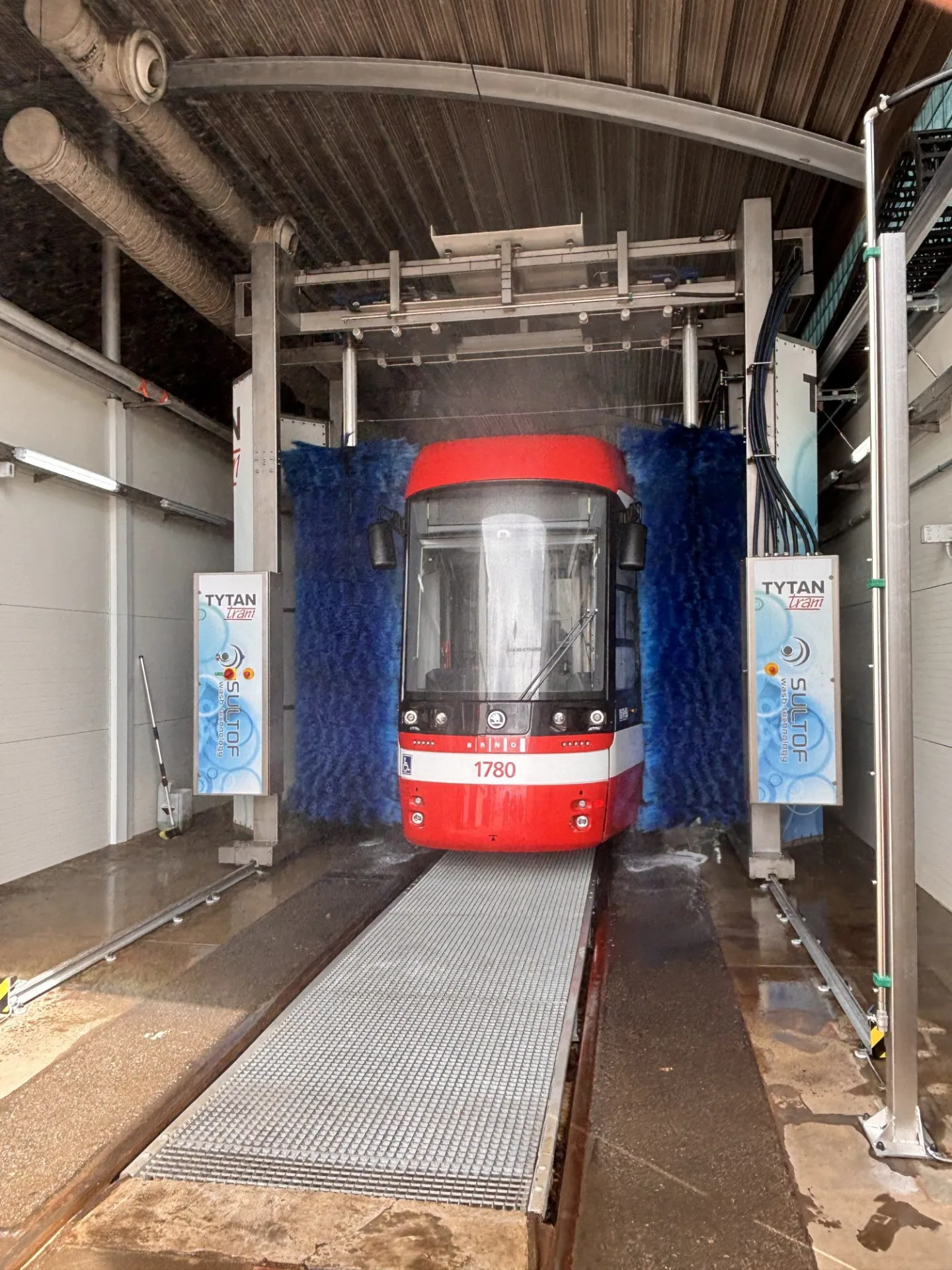 Brněnský dopravce modernizuje. O šaliny se postará mobilní soustruh i nerezová myčka