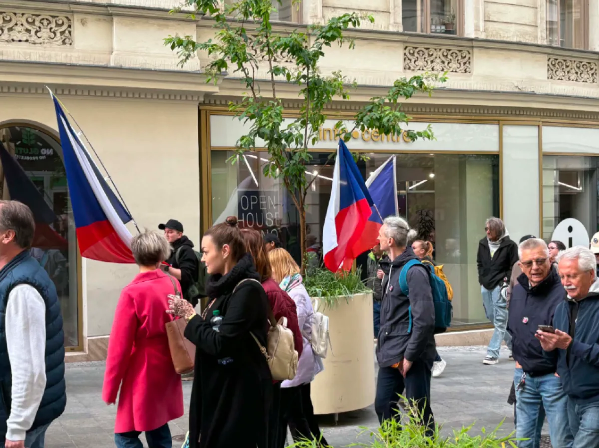 Stovky lidí vyšly v Brně do ulic za veřejnoprávní média. Kritizují plánované změny financování