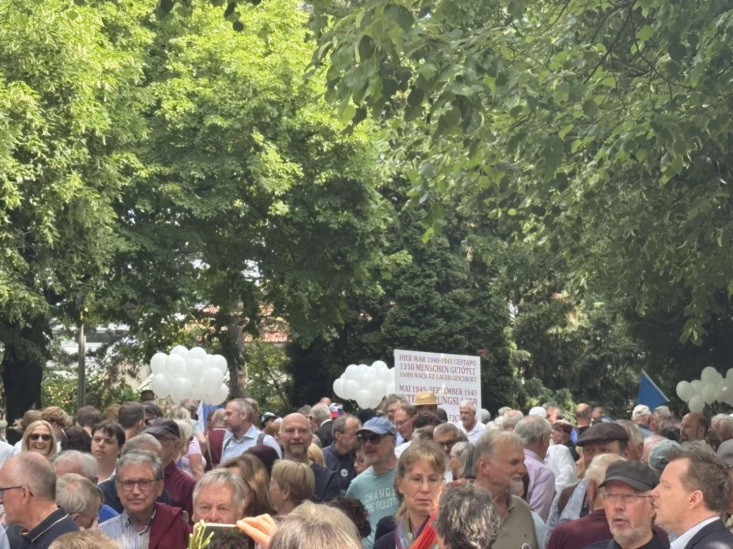 Společná pieta v Brně. Sudetští Němci i Češi uctili oběti okupace u Kounicových kolejí